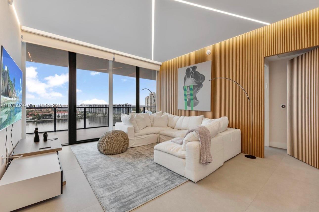 PRIVE CONDO - Residential Lease