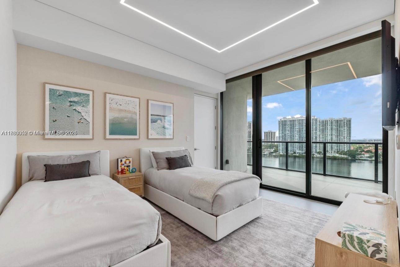 PRIVE CONDO - Residential Lease