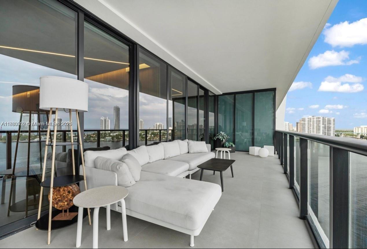 PRIVE CONDO - Residential Lease