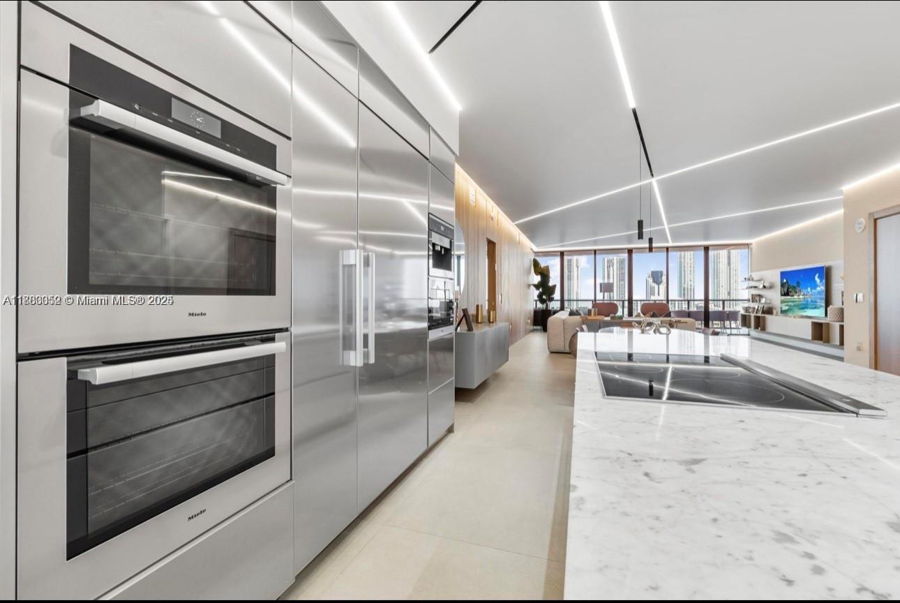 PRIVE CONDO - Residential Lease