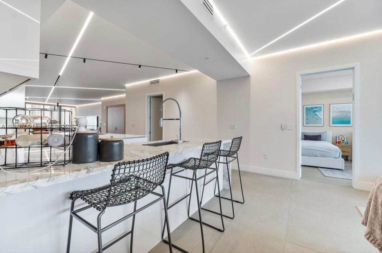 PRIVE CONDO - Residential Lease