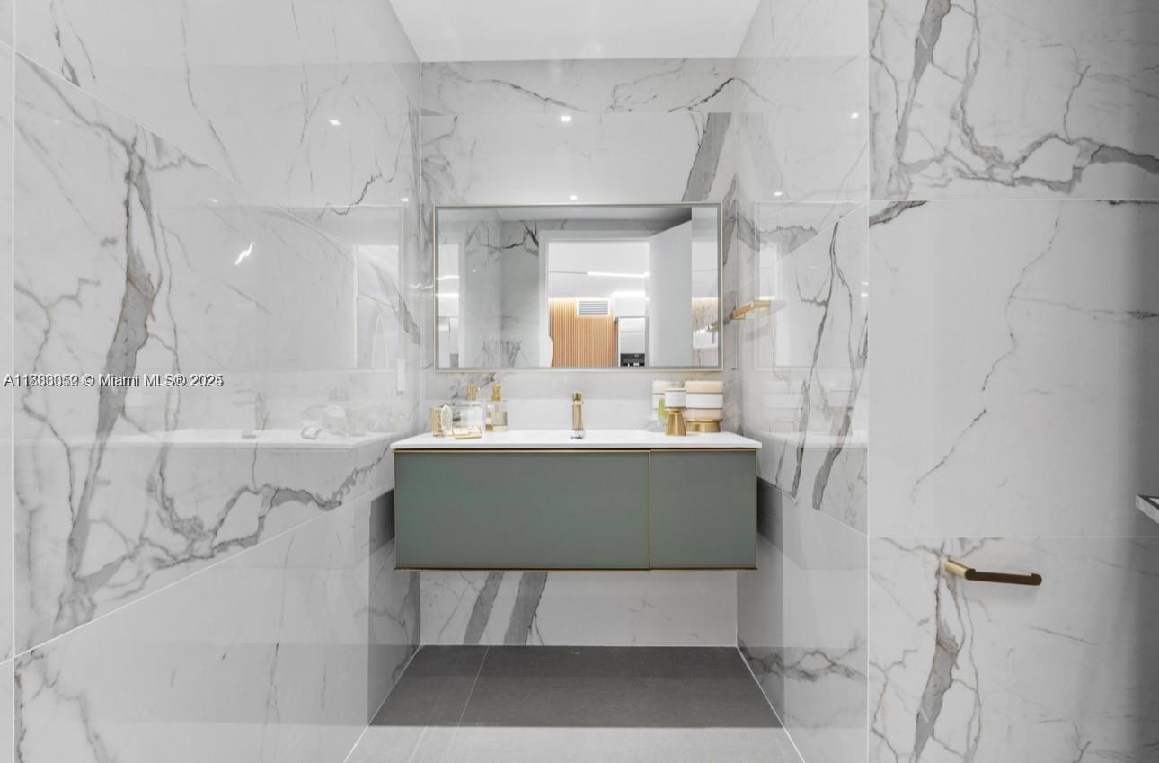 PRIVE CONDO - Residential Lease