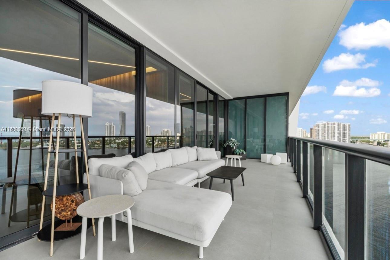 PRIVE CONDO - Residential Lease