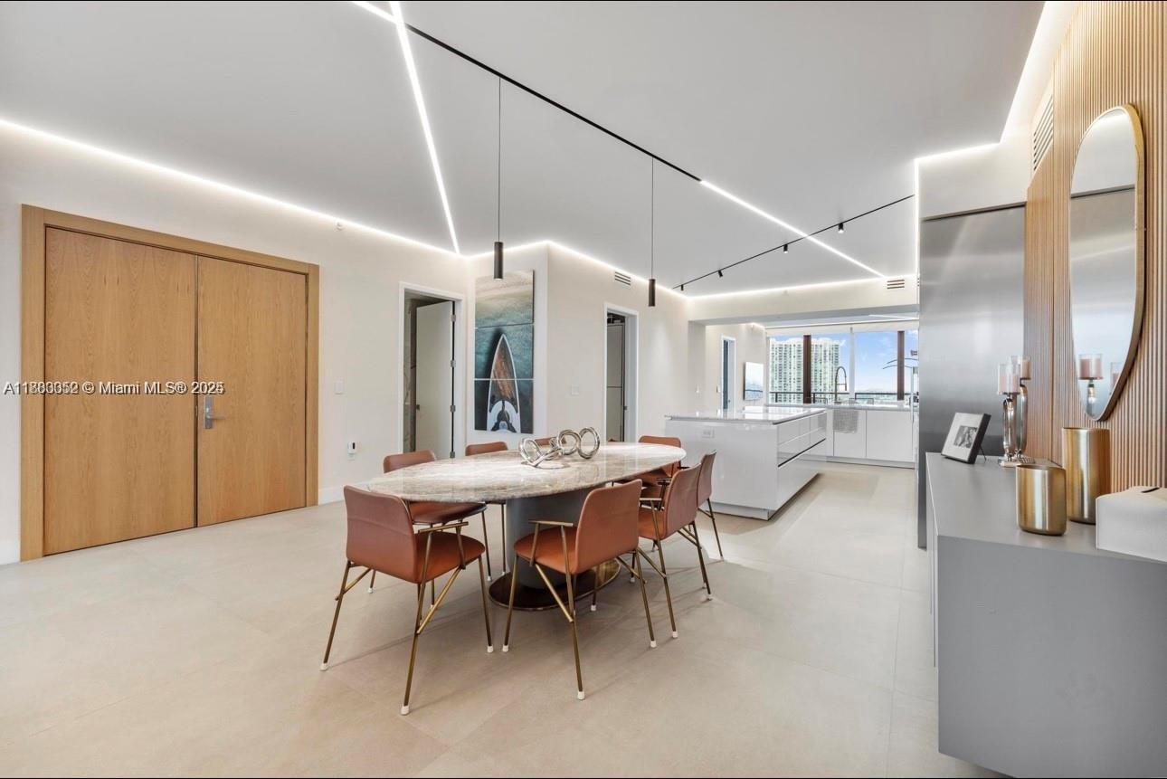 PRIVE CONDO - Residential Lease