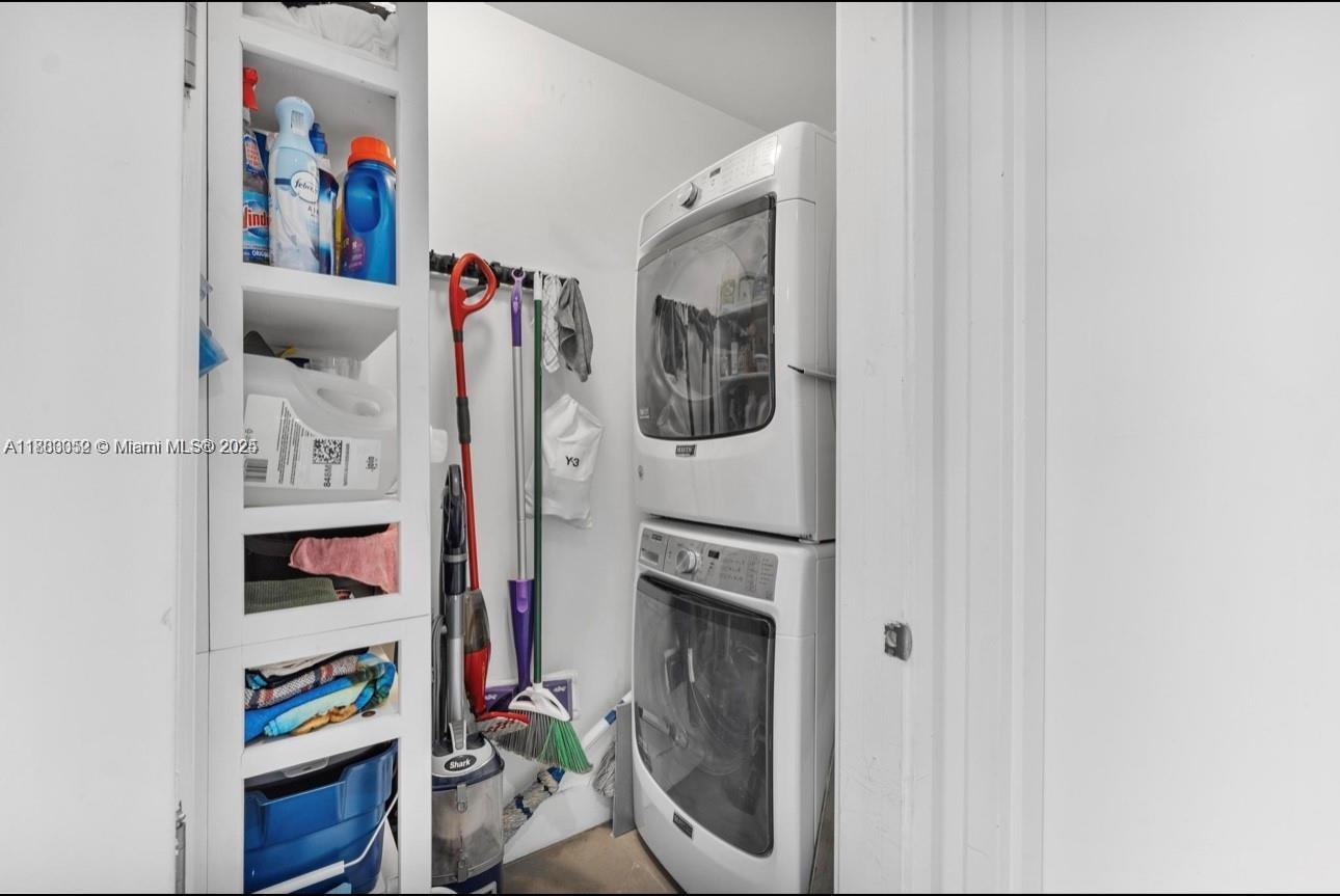 PRIVE CONDO - Residential Lease