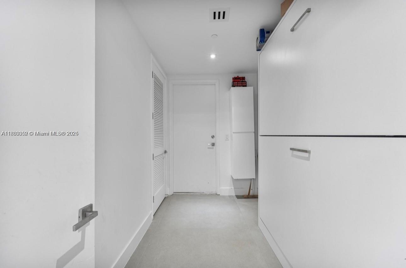 PRIVE CONDO - Residential Lease