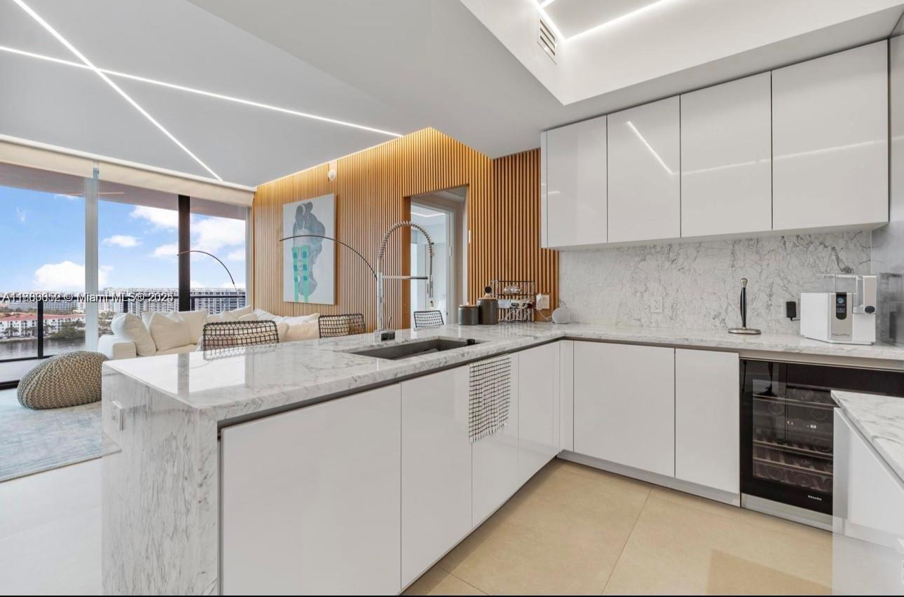 PRIVE CONDO - Residential Lease