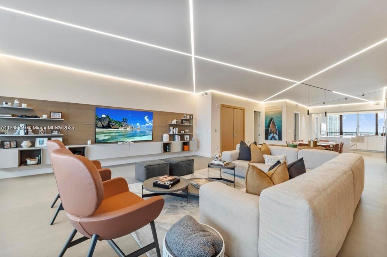 PRIVE CONDO - Residential Lease