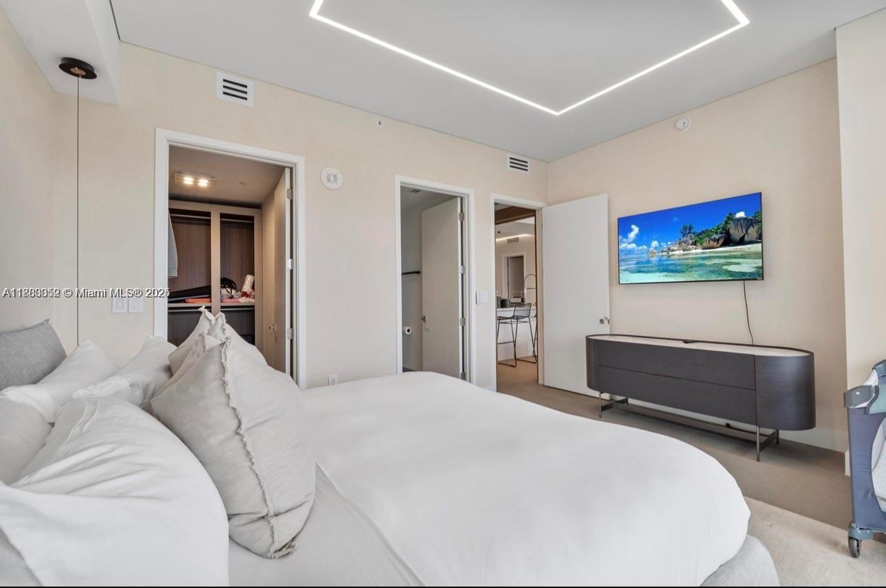 PRIVE CONDO - Residential Lease