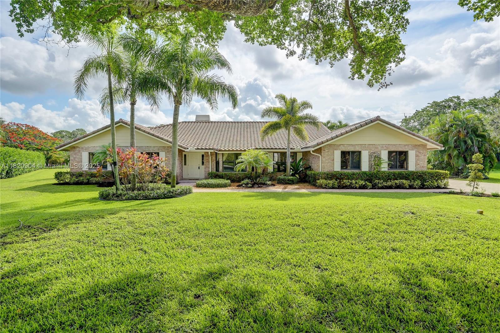 7120 Hialeah Ln 7120, Parkland, Broward County, Florida - 4 Bedrooms  
3 Bathrooms - 