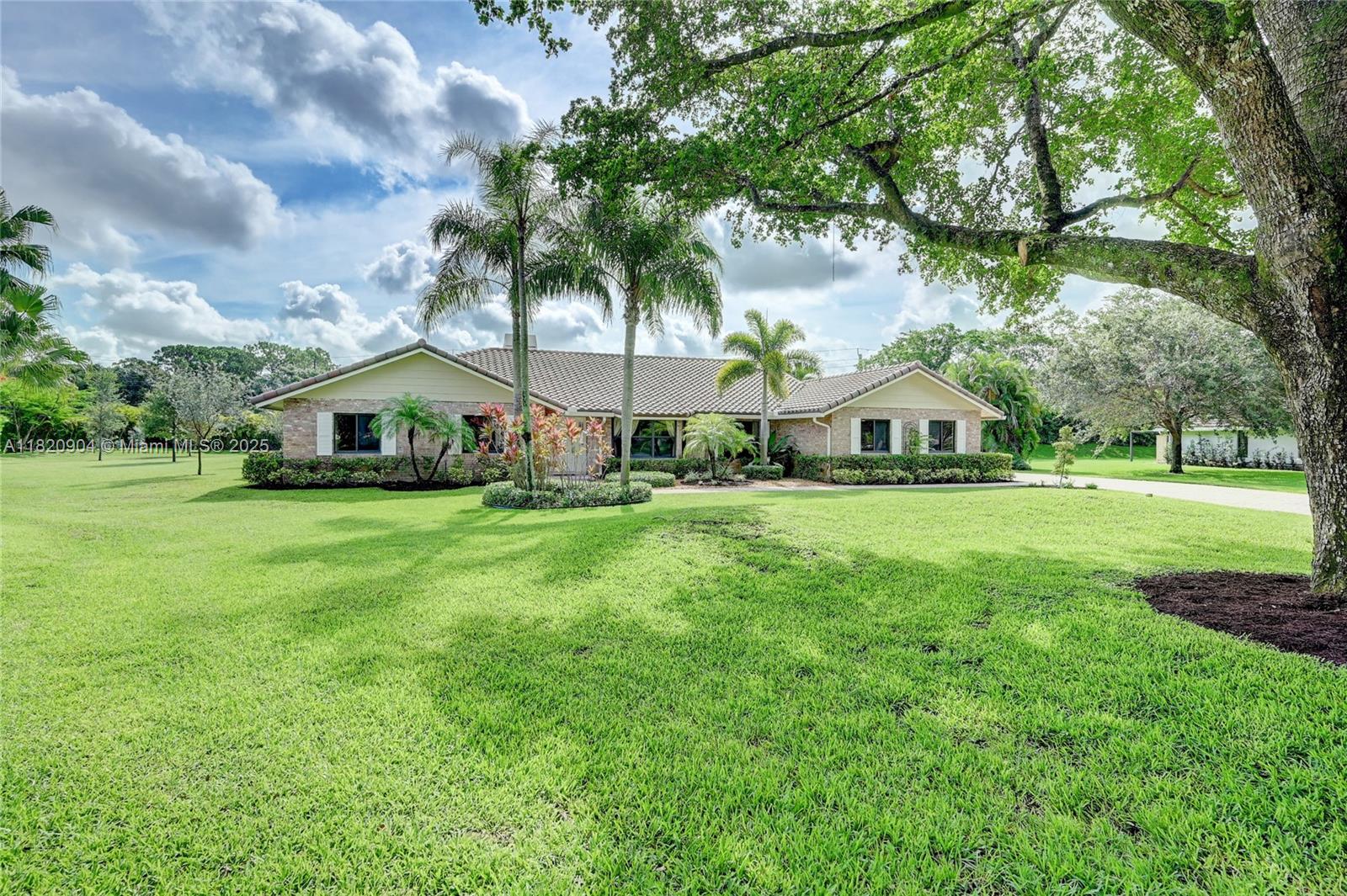7120 Hialeah Ln 7120