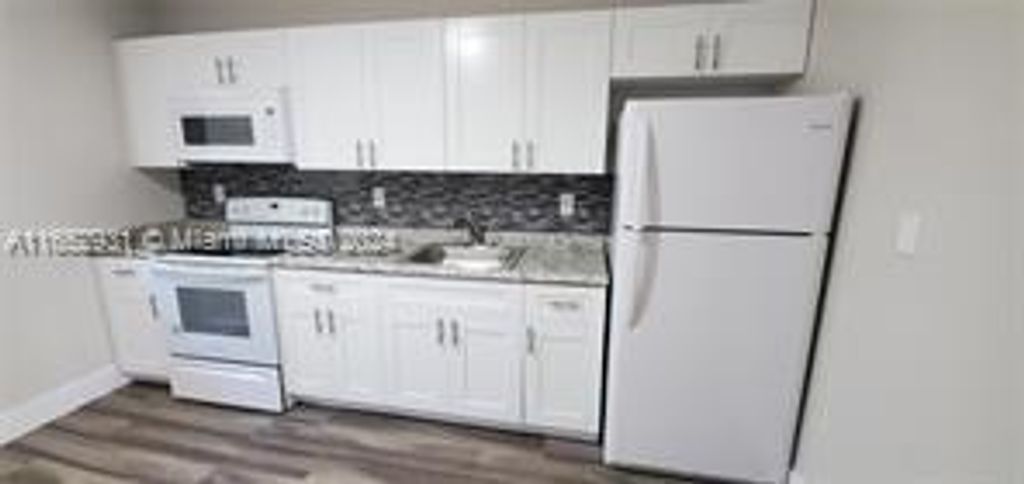 Photo of 450 SW 2nd St #2, Pompano Beach, FL 33060 (MLS # A11652931)