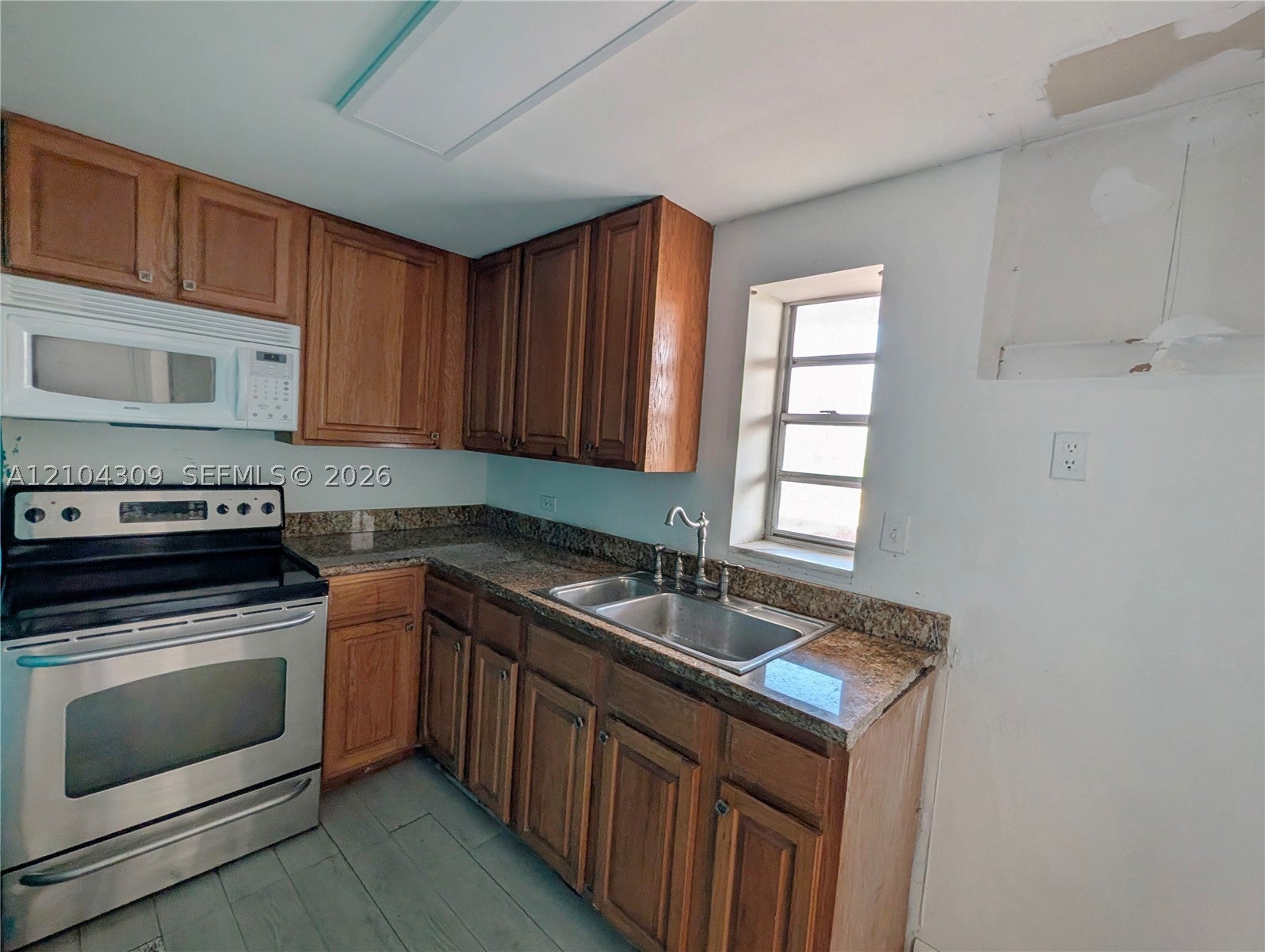 3201 NE 14th St Cswy 408