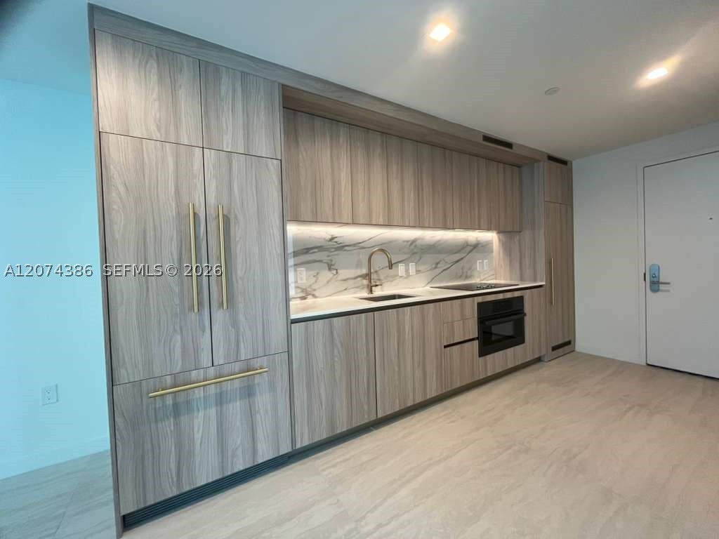 77 SE 5th St 2206