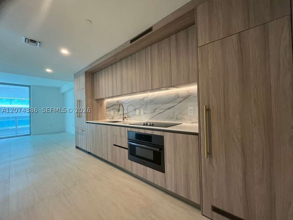 77 SE 5th St 2206