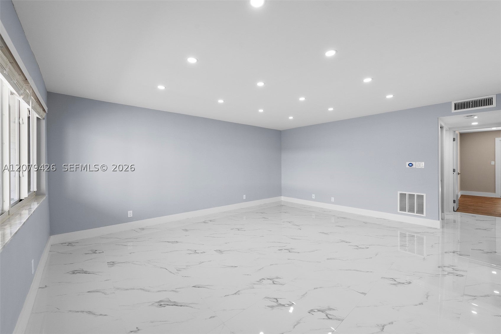 1400 NE 54th St 107