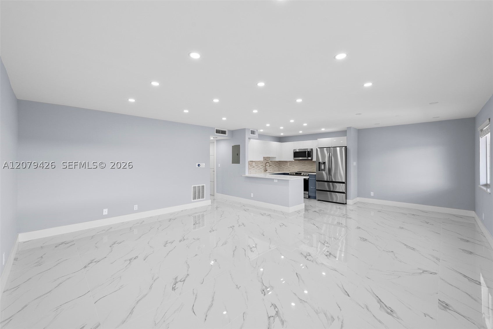 1400 NE 54th St 107