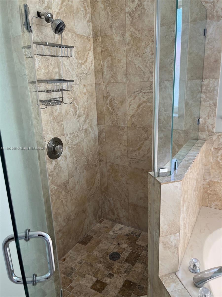 DORAL LANDINGS TOWNHOMES - Residential Lease