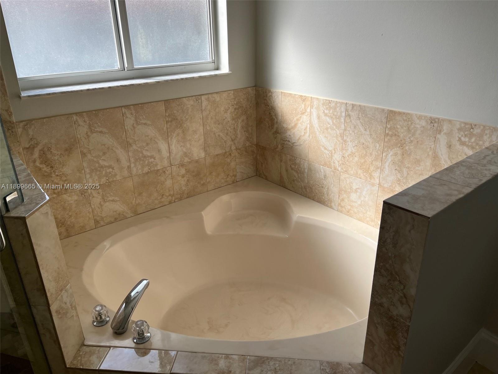 DORAL LANDINGS TOWNHOMES - Residential Lease