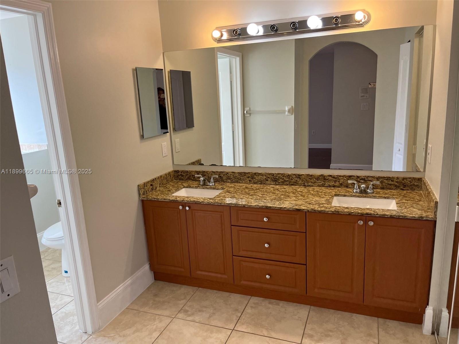 DORAL LANDINGS TOWNHOMES - Residential Lease