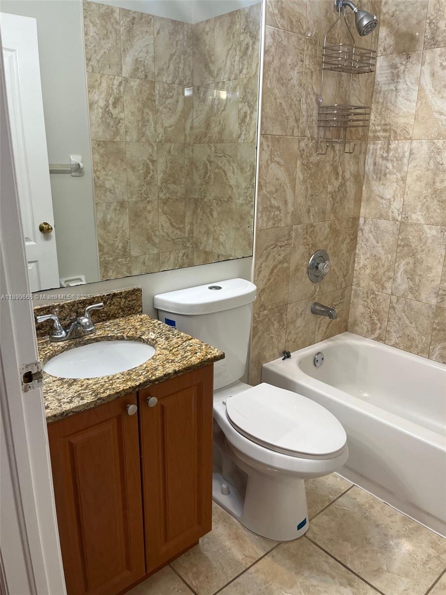 DORAL LANDINGS TOWNHOMES - Residential Lease