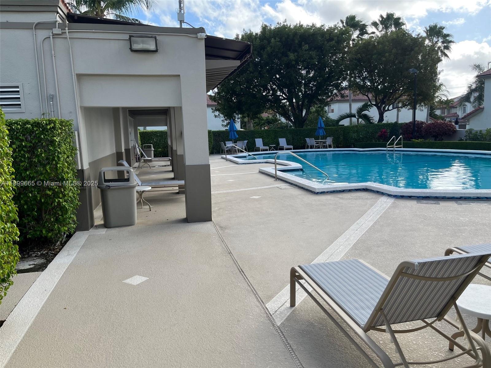 DORAL LANDINGS TOWNHOMES - Residential Lease