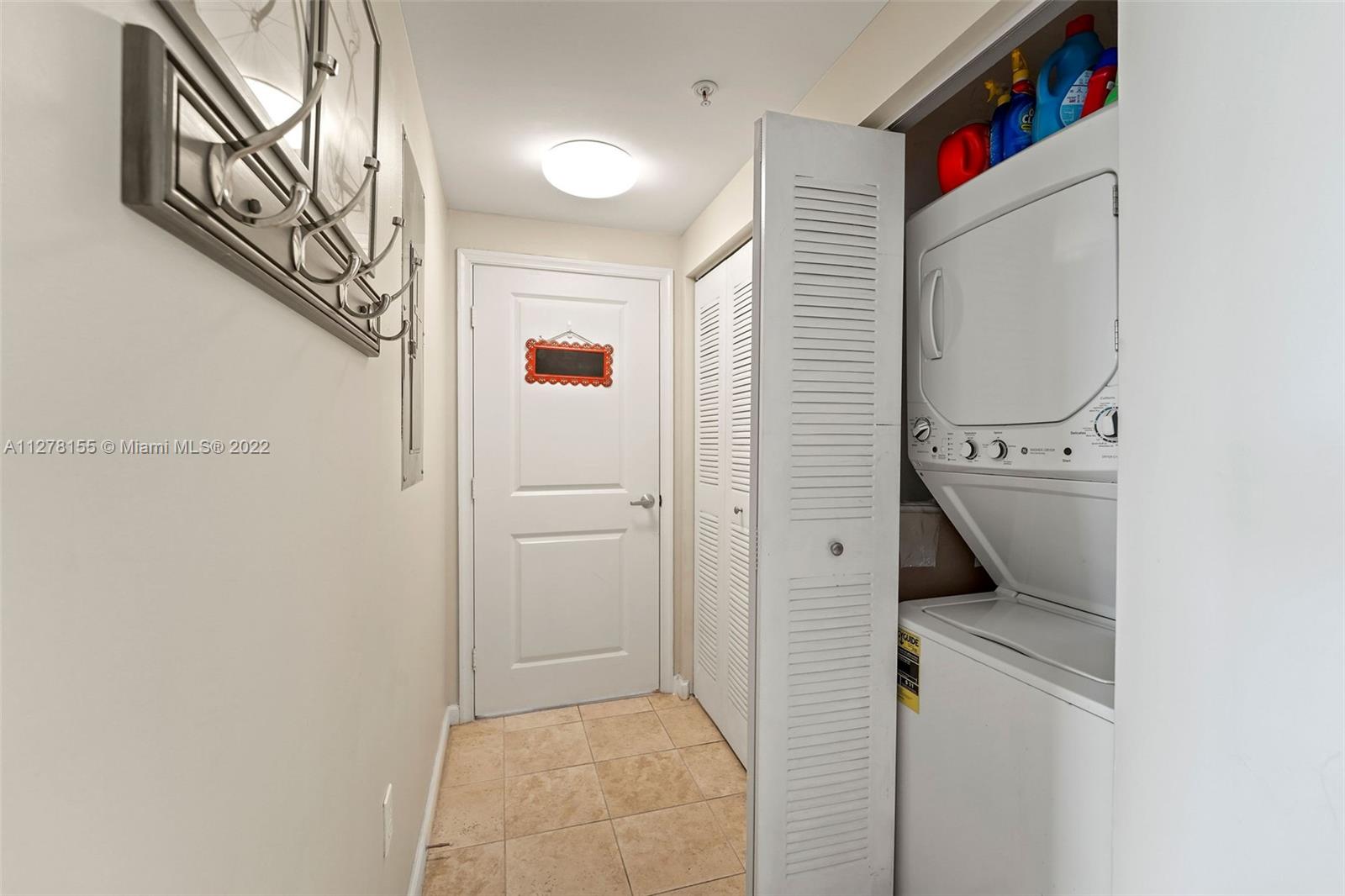 ROADS AT 21ST CONDO - Residential Lease