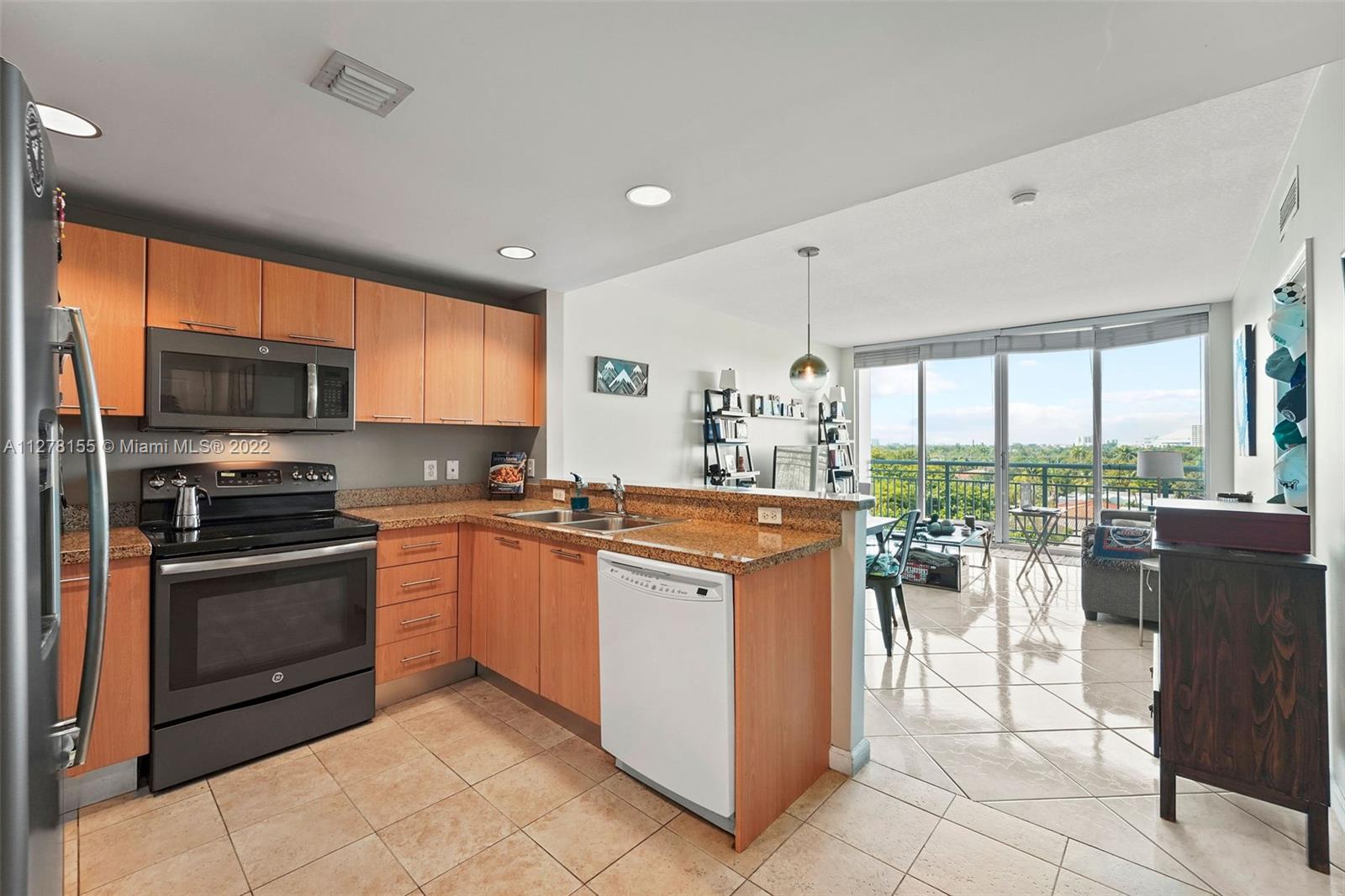 ROADS AT 21ST CONDO - Residential Lease