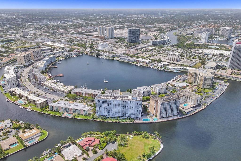 GOLDEN SURF TOWERS CONDO - Residential