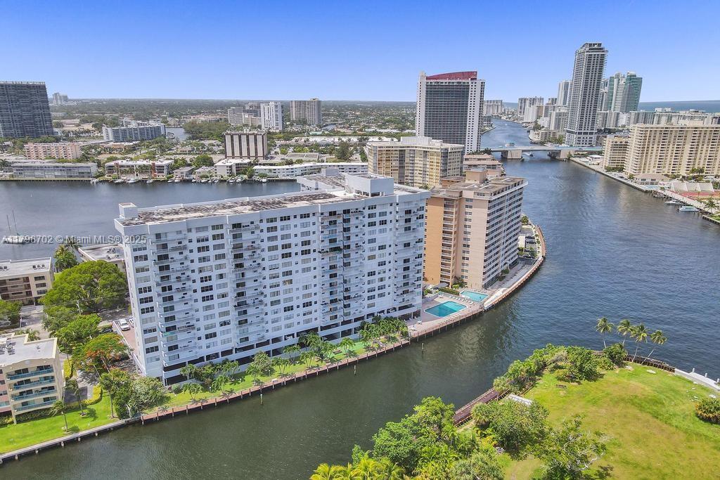 GOLDEN SURF TOWERS CONDO - Residential