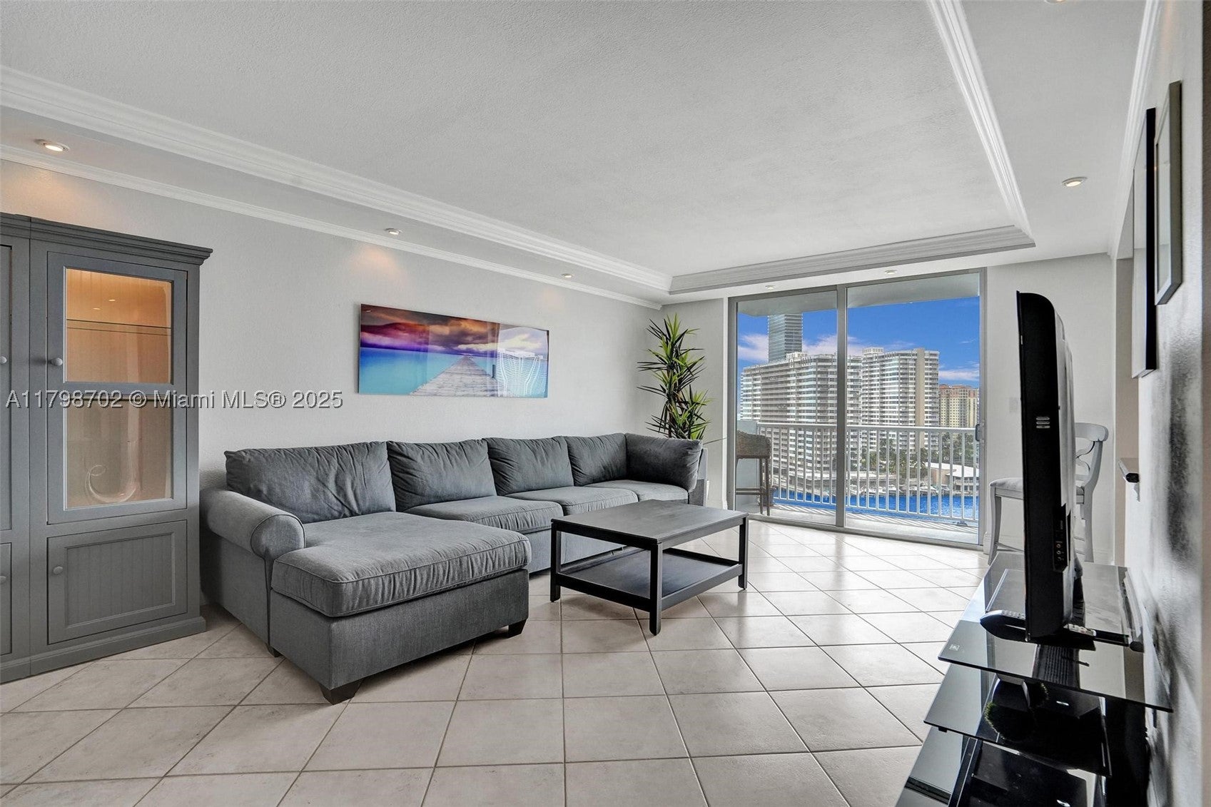 137 Golden Isles Dr 1105