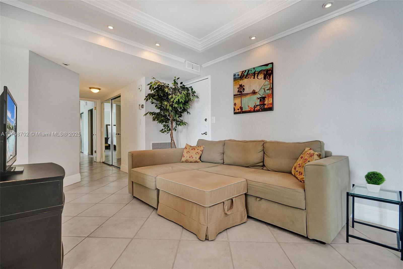 GOLDEN SURF TOWERS CONDO - Residential