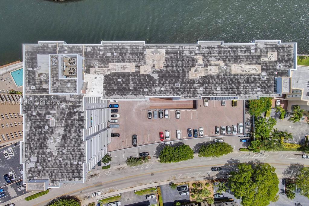 GOLDEN SURF TOWERS CONDO - Residential