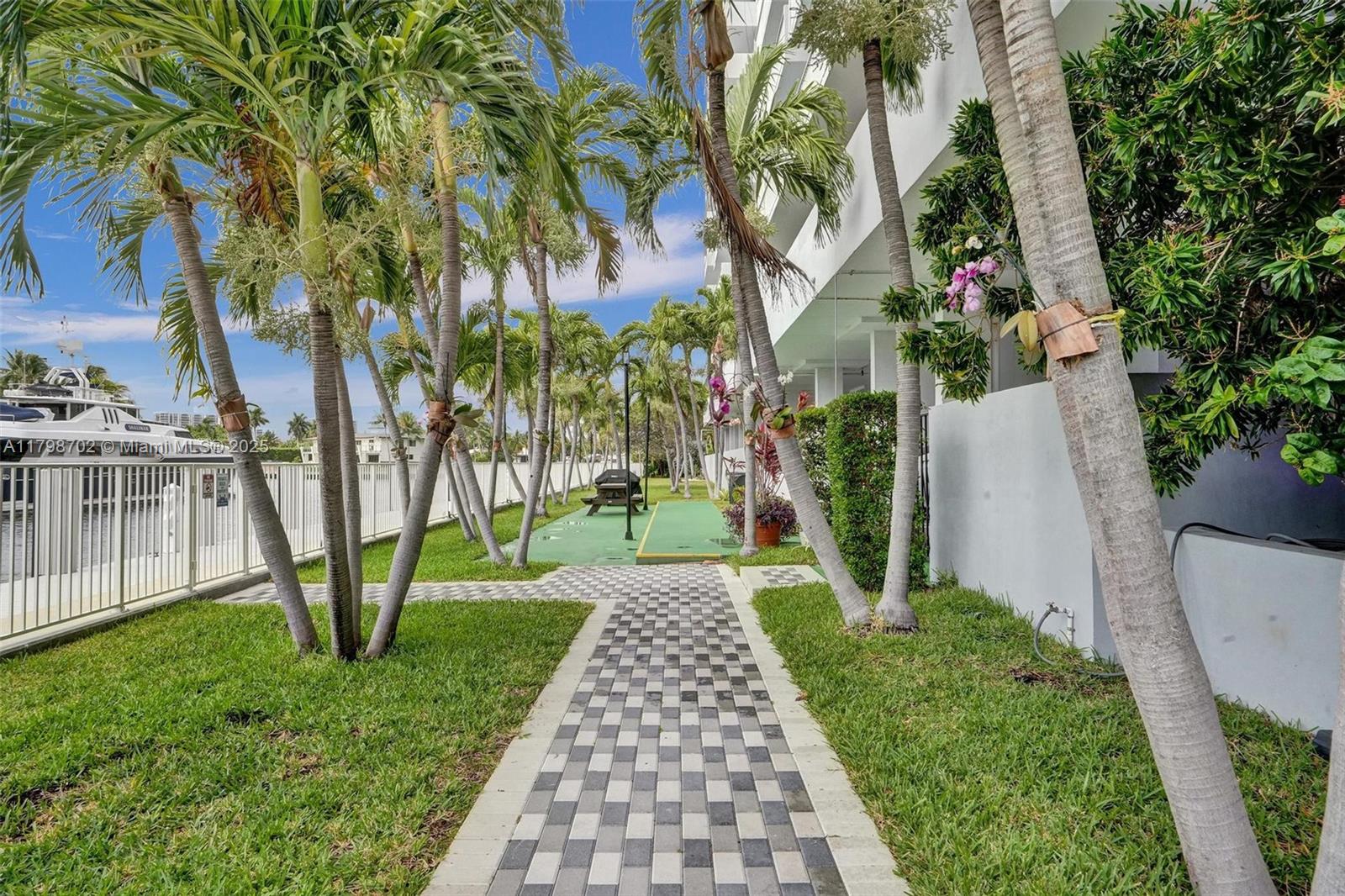 GOLDEN SURF TOWERS CONDO - Residential