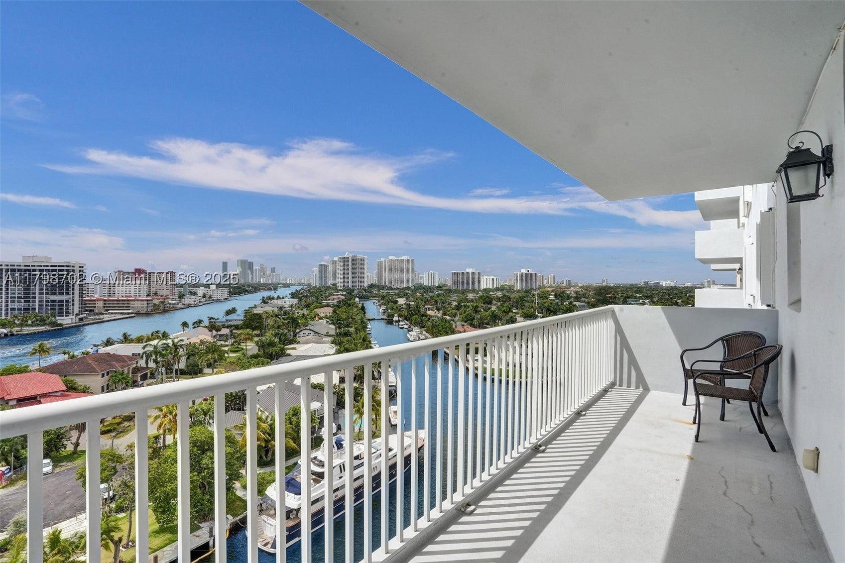 137 Golden Isles Dr 1105
