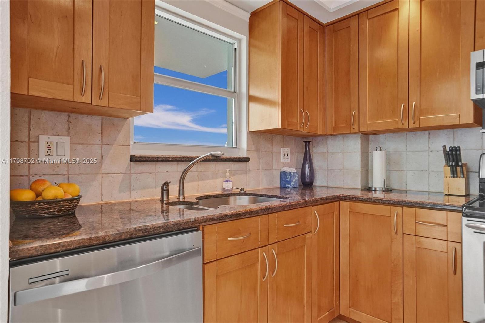 GOLDEN SURF TOWERS CONDO - Residential