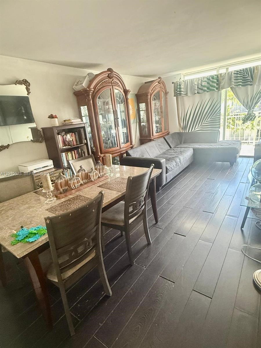 488 NW 165th St Rd B-512