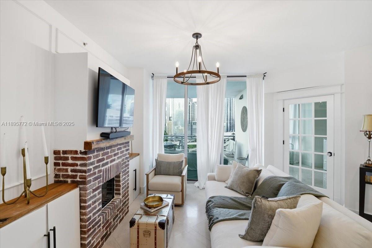 WIND CONDO - Residential