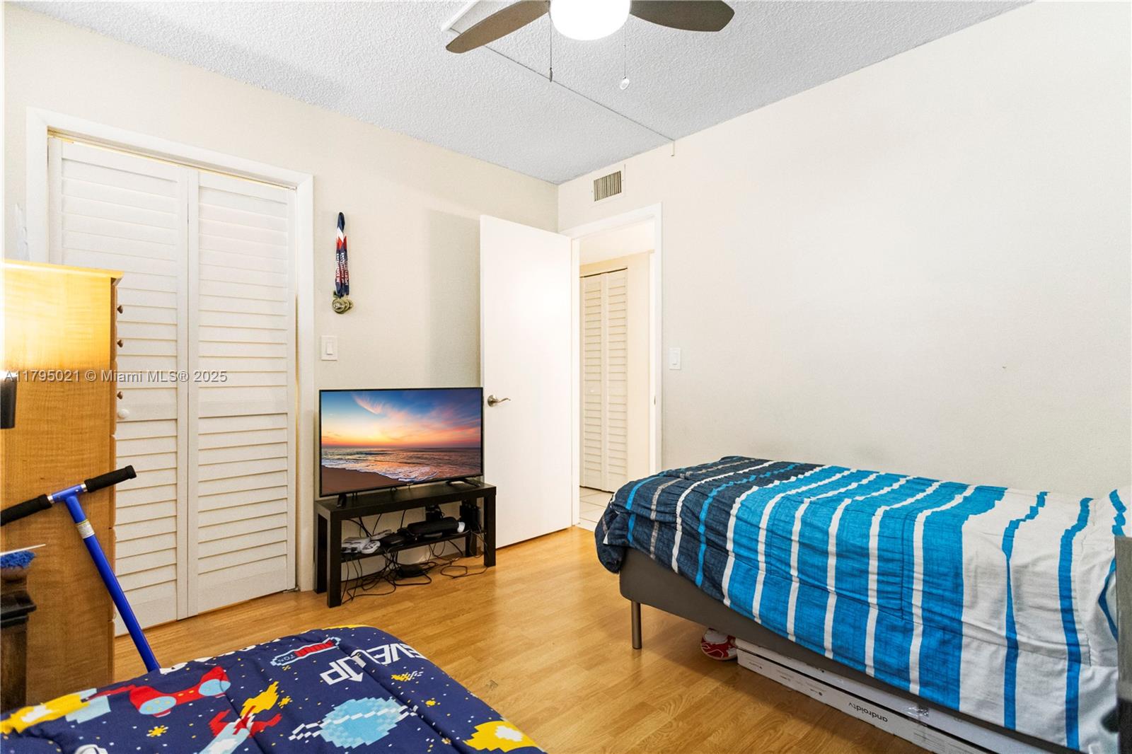 CONDO 5 OF SABAL PALM CON - Residential
