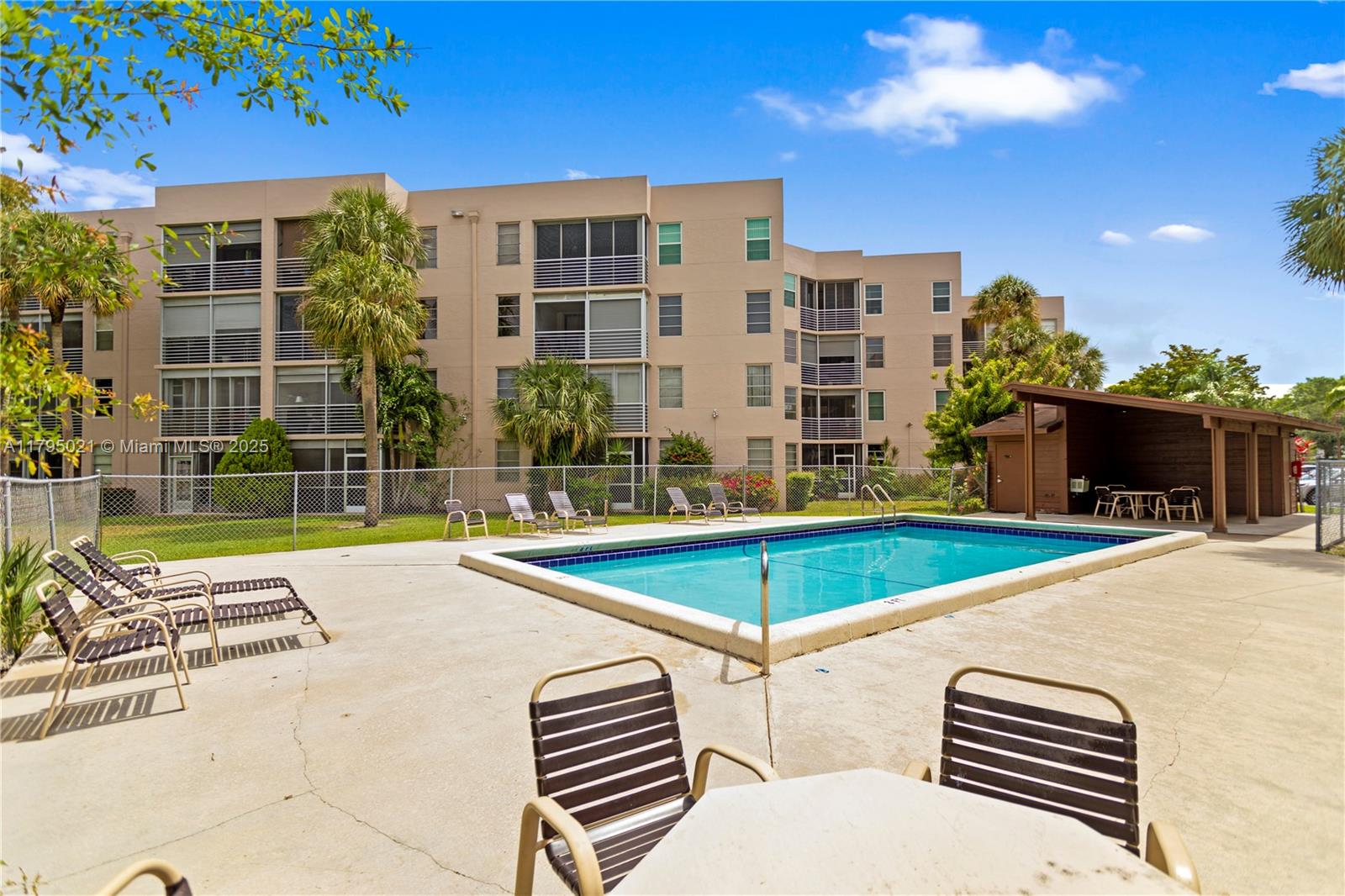 CONDO 5 OF SABAL PALM CON - Residential