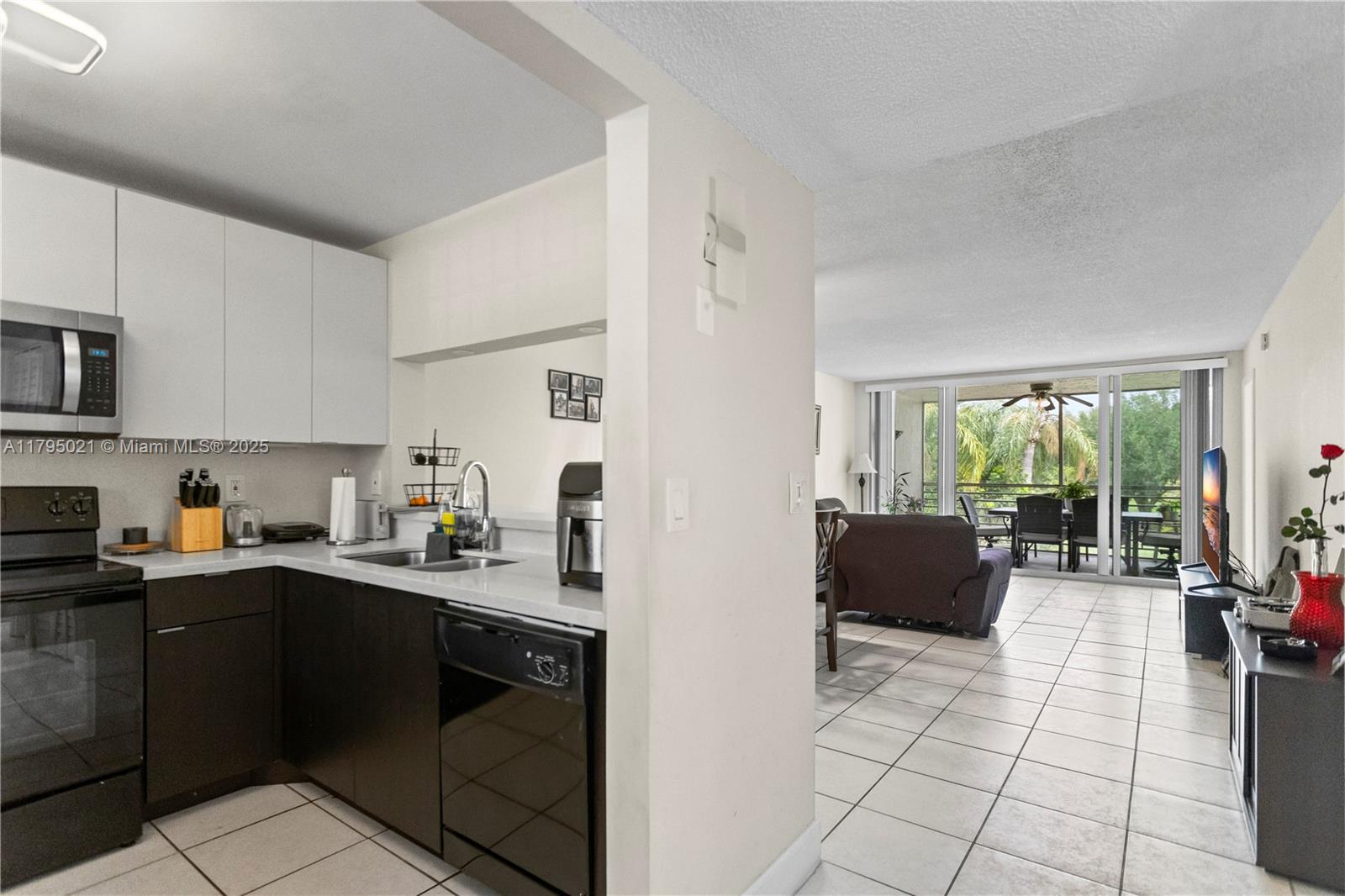 CONDO 5 OF SABAL PALM CON - Residential