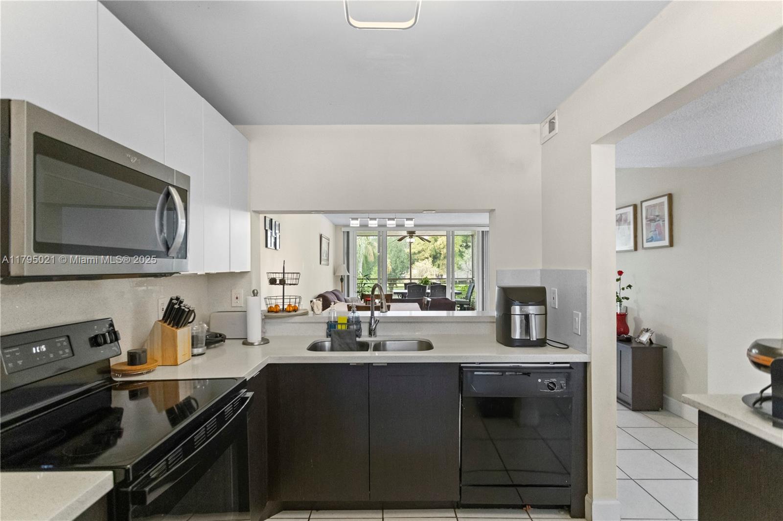 CONDO 5 OF SABAL PALM CON - Residential