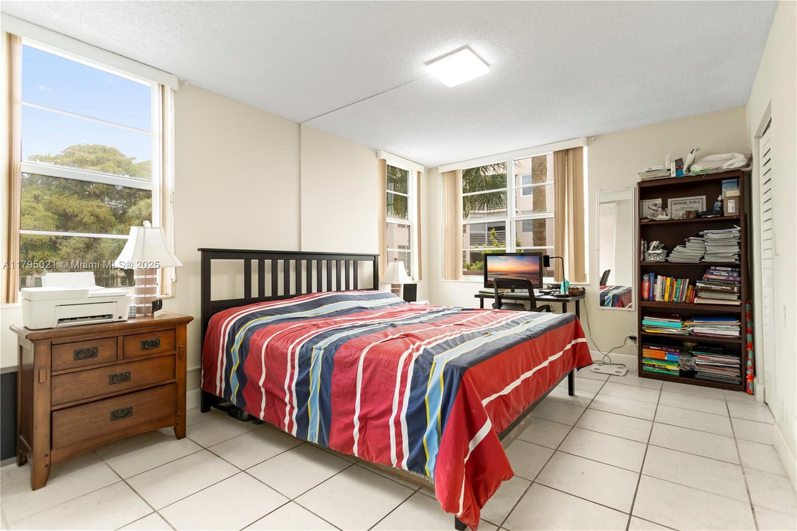 CONDO 5 OF SABAL PALM CON - Residential