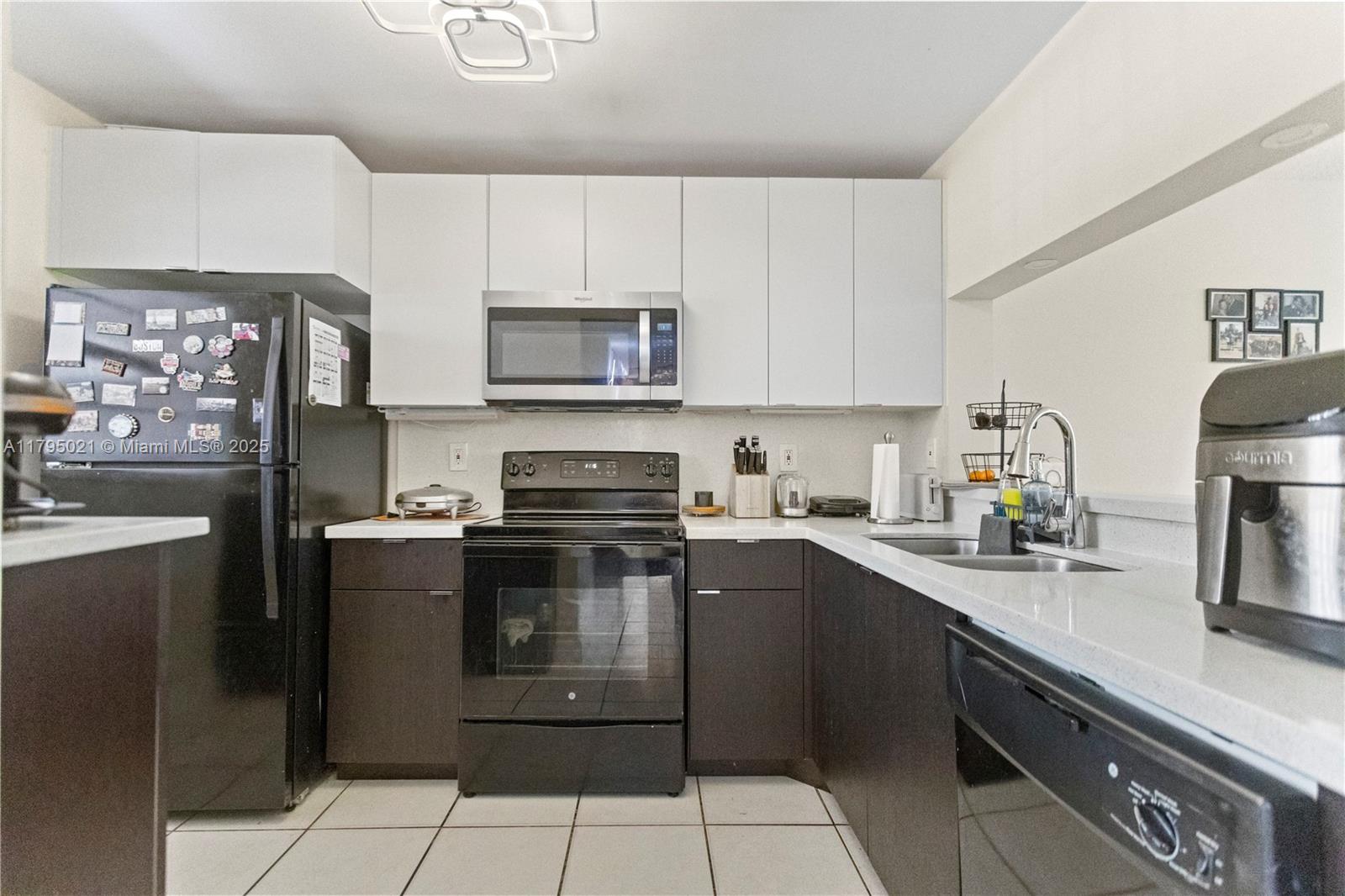CONDO 5 OF SABAL PALM CON - Residential