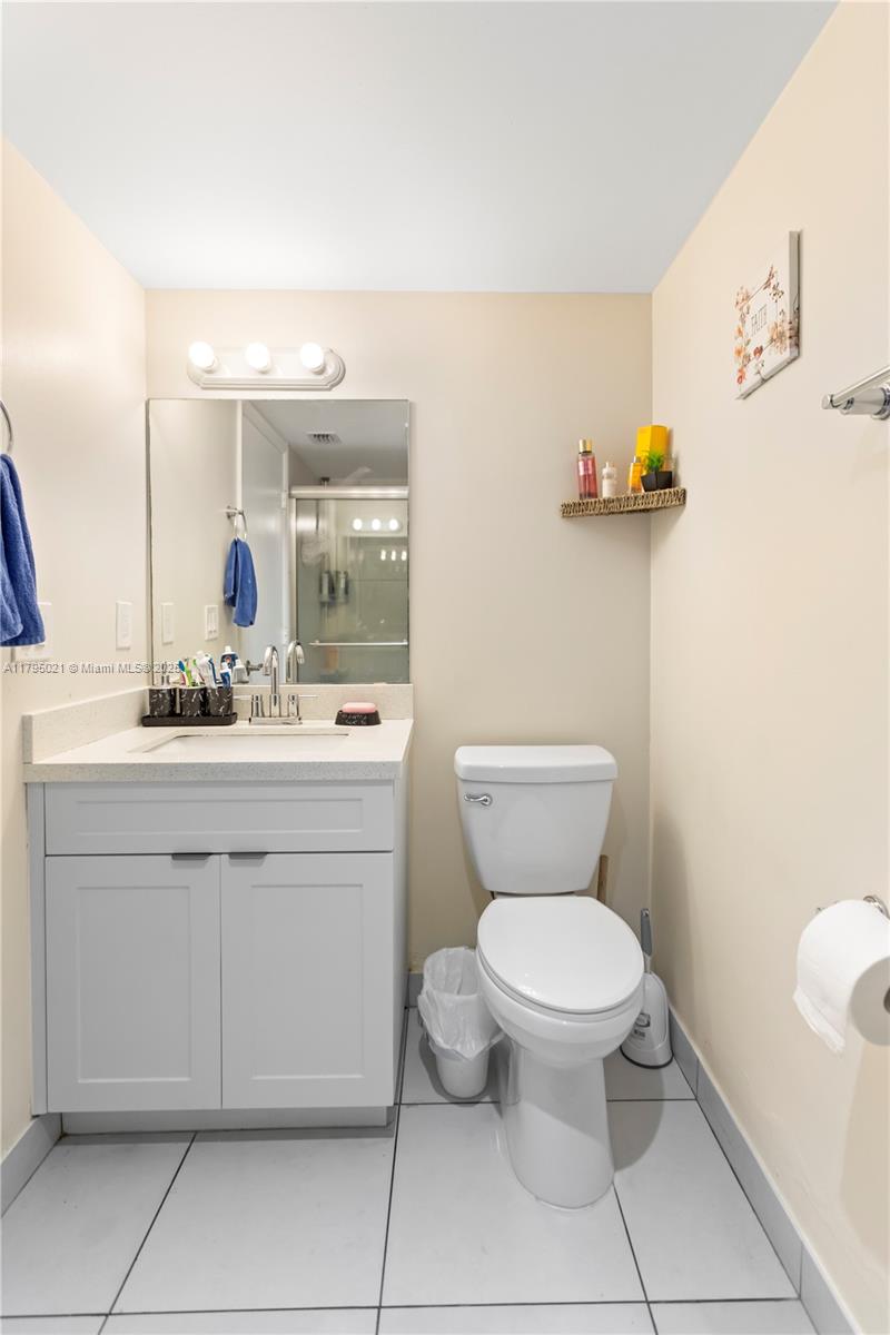 CONDO 5 OF SABAL PALM CON - Residential