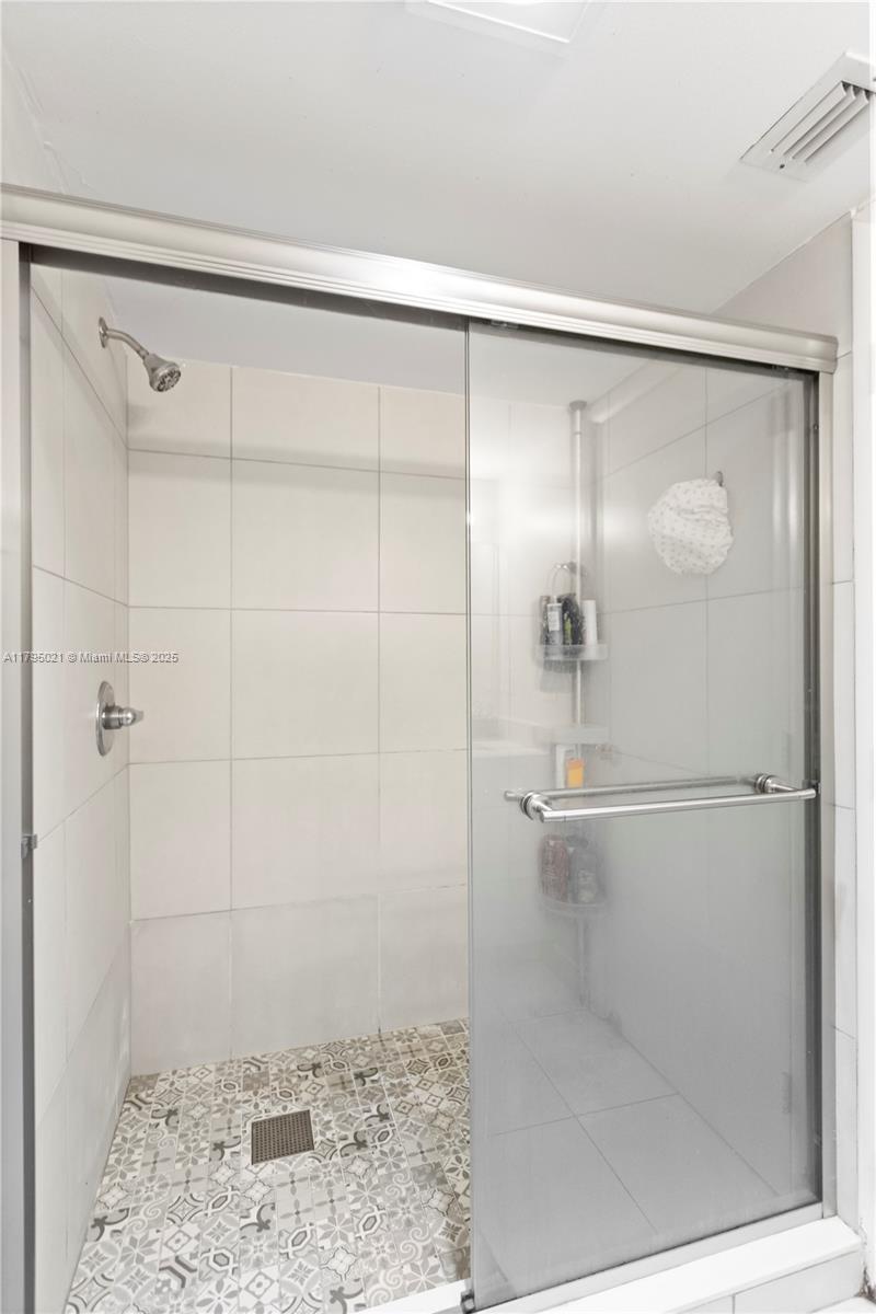 CONDO 5 OF SABAL PALM CON - Residential