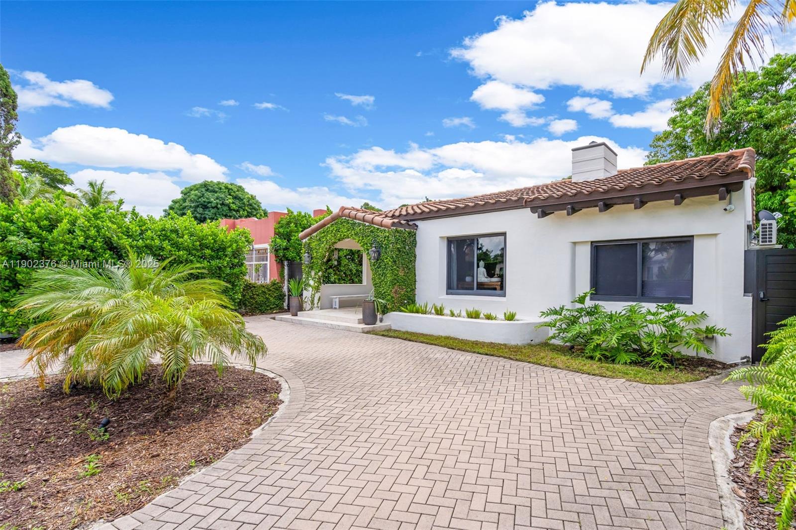 SEVILLE - Residential Lease