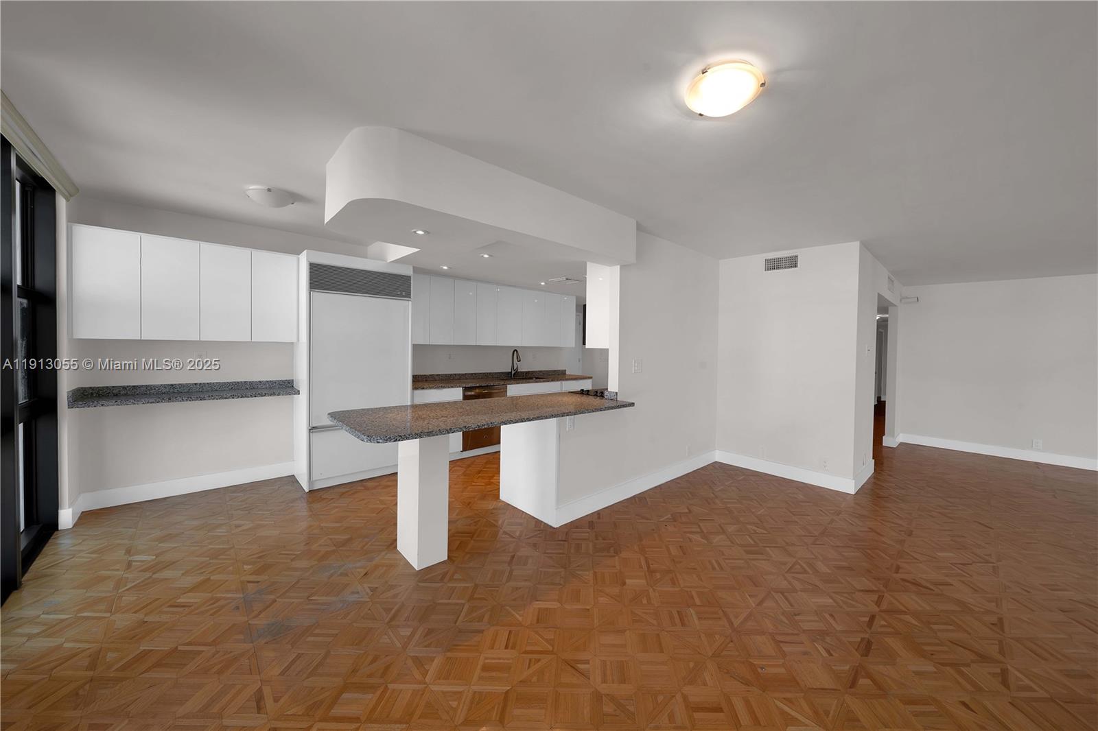 TOWERS OF KEY BISCAYNE CO - Residential Lease