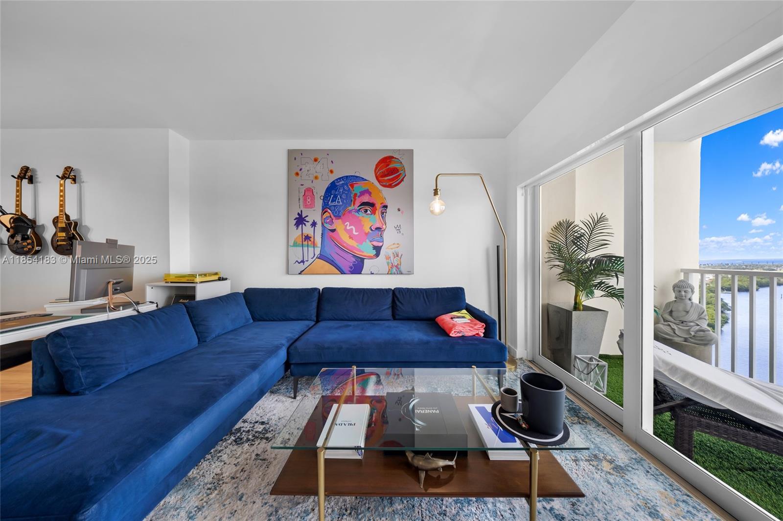 300 Bayview Dr 1614