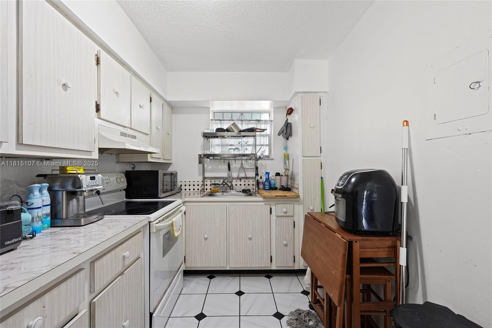 GROVE GARDENS CONDO - Residential